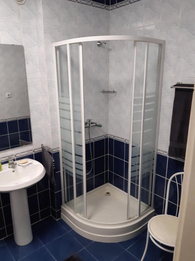 Gabor Pal 1 Apartman 1 Szoba Dunafoldvar エクステリア 写真